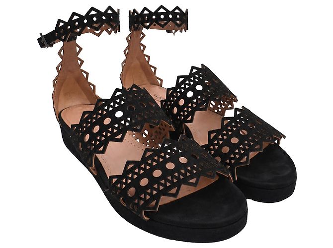 Sandali bassi open toe in scamosciato nero con taglio laser Alaïa - vista 4
