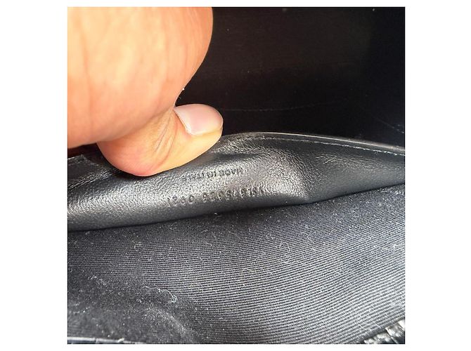 Bolsa de ombro Manhattan em couro preto com relevo de crocodilo Saint Laurent - vista 9