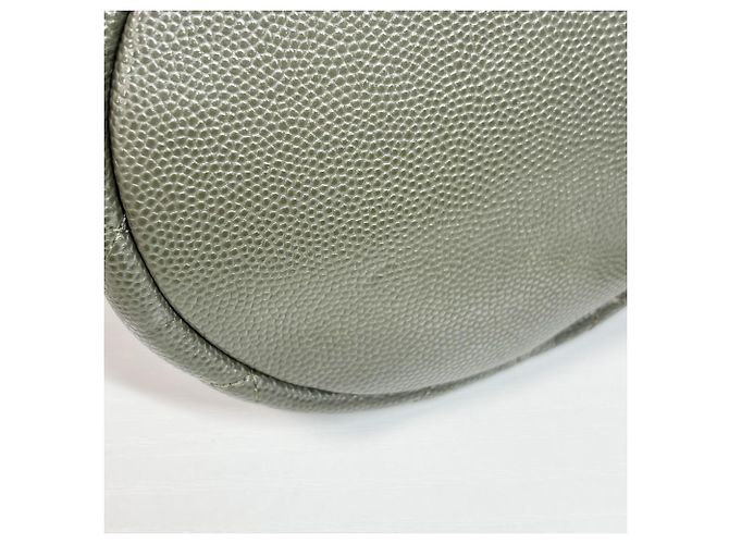 Borsa a tracolla Chanel in pelle di vitello granulata kaki Cachi - vista 8