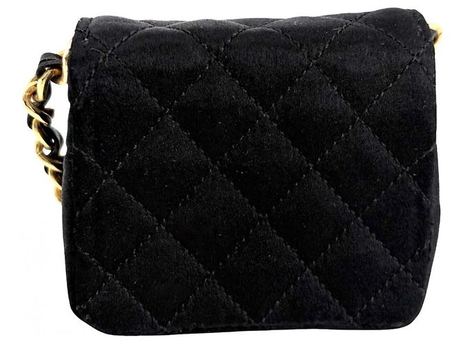 Mini borsa a tracolla in raso nero Chanel - vista 2