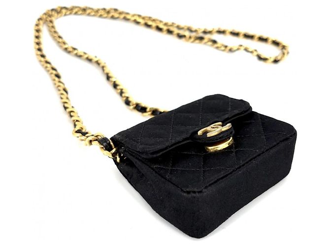 Mini borsa a tracolla in raso nero Chanel - vista 3