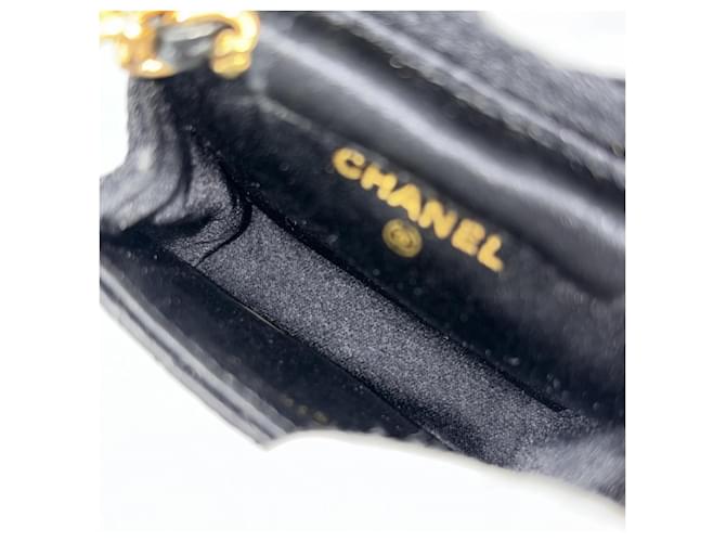 Mini borsa a tracolla in raso nero Chanel - vista 4