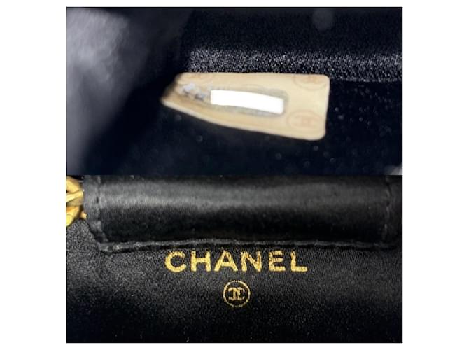 Mini borsa a tracolla in raso nero Chanel - vista 5