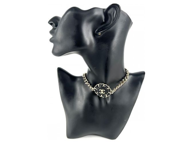 Collana Chanel in pelle nera placcata oro Nero - vista 5