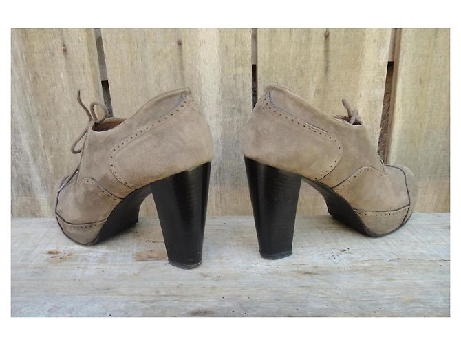 Autre Marque Fratelli Rossetti Décolleté stringate in camoscio Beige - vista 5