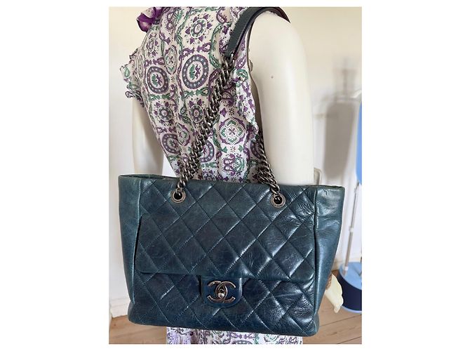Chanel Timeless Shopping Bag Agnello Blu - vista 2