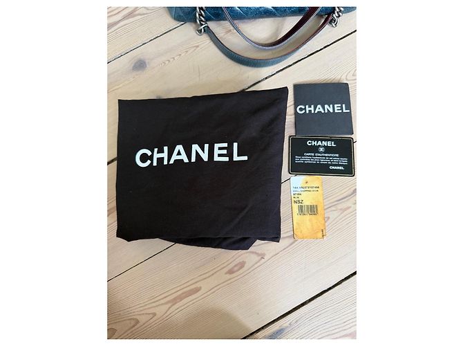 Chanel Timeless Shopping Bag Agnello Blu - vista 3