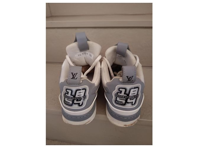 Louis Vuitton LV Trainer Sneaker Weiß und Grau - Ansicht 3