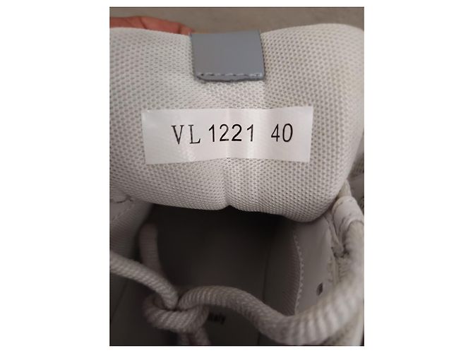 Louis Vuitton LV Trainer Sneaker Weiß und Grau - Ansicht 5