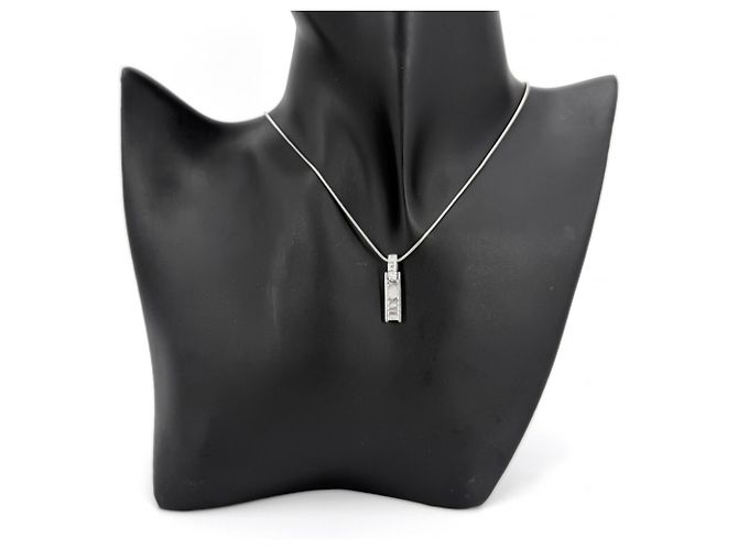 Collana con pendente Atlas Bar di Tiffany & Co. - vista 3