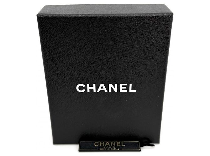 Colar Chanel Prata com Logotipo Coco - vista 7