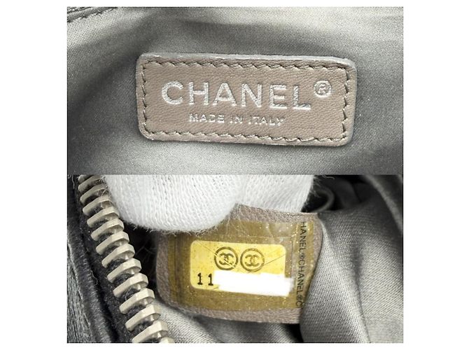 Bowling Borsa a mano Chanel in pelle nera - Design Chocolate Bar Nero - vista 5