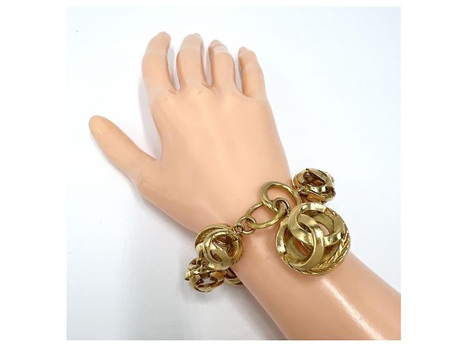 Bracciale Chanel Coco Vintage Charm D'oro - vista 2