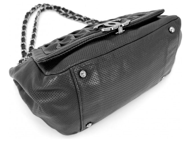 Borsa a tracolla Chanel in pelle nera Nero - vista 3
