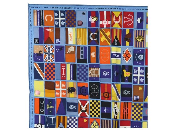 Hermès Carré 90 Sciarpa "En Voyage" Seta Blu Autentica 190238M - vista 2