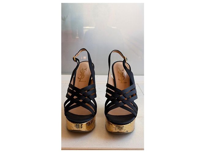 Yves Saint Laurent Sandali con zeppa e listini neri Nero D'oro - vista 3