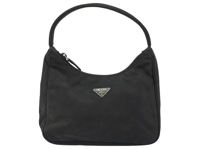 Pochette PRADA in nylon nero con dettagli argento Auth 186598 - vista 13