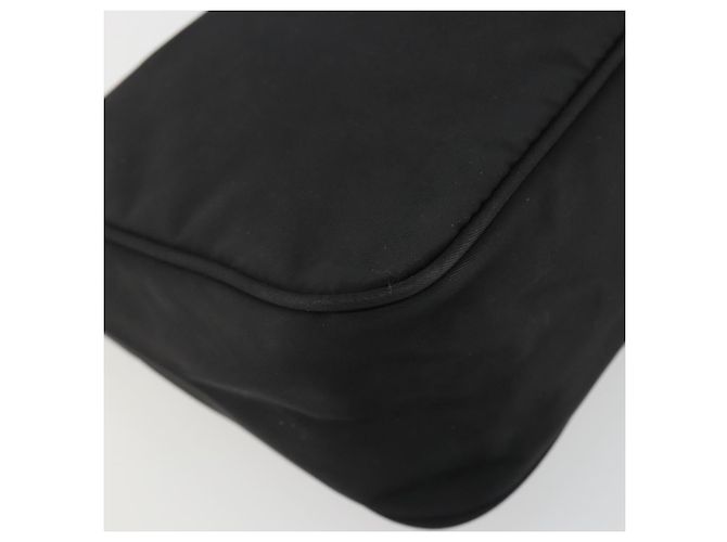 Pochette PRADA in nylon nero con dettagli argento Auth 186598 - vista 16
