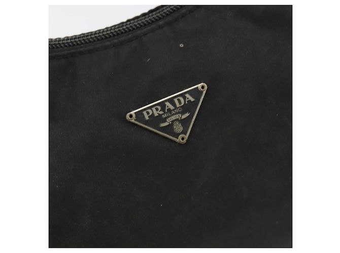 Pochette PRADA in nylon nero con dettagli argento Auth 186598 - vista 17