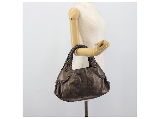 Borsa a mano Salvatore Ferragamo in pelle argento Auth ka5023 - vista 24