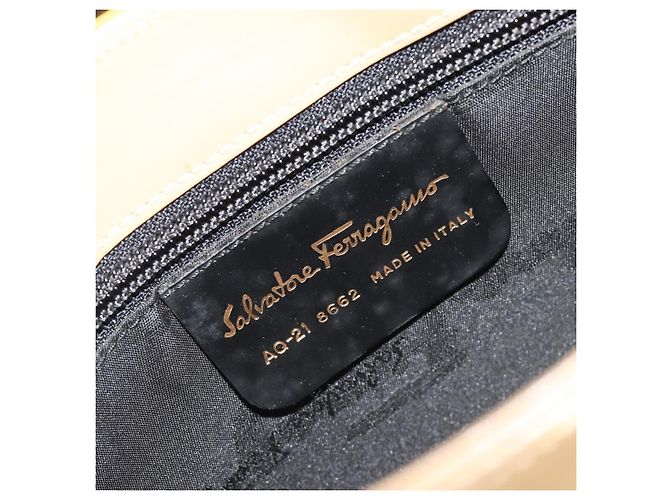 Borsa a tracolla Salvatore Ferragamo Gancini in pelle beige oro Auth ka4982 D'oro - vista 12