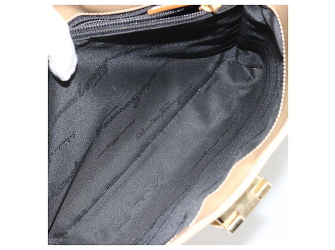 Borsa a tracolla Salvatore Ferragamo Gancini in pelle beige oro Auth ka4982 D'oro - vista 24