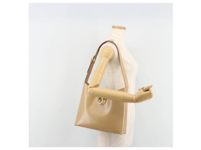 Borsa a tracolla Salvatore Ferragamo Gancini in pelle beige oro Auth ka4982 D'oro - vista 25