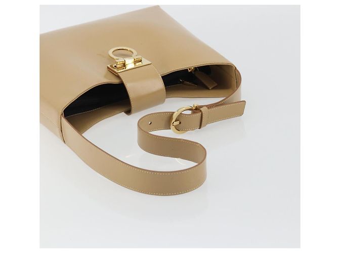 Borsa a tracolla Salvatore Ferragamo Gancini in pelle beige oro Auth ka4982 D'oro - vista 7