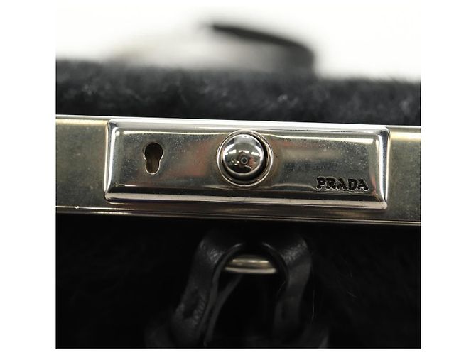 Borsa a Spalla con Catena PRADA in Pelliccia Nero Argento Auth 187435SAM - vista 21