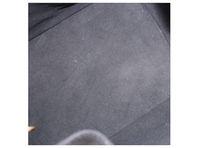 Borsa a Spalla LOUIS VUITTON Epi Petit Noe Nero M44102 LV Auth 189169 - vista 11