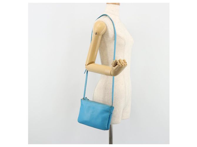 Céline Borsa a tracolla CELINE Trio in pelle azzurro oro Auth 189302 D'oro Blu chiaro - vista 22