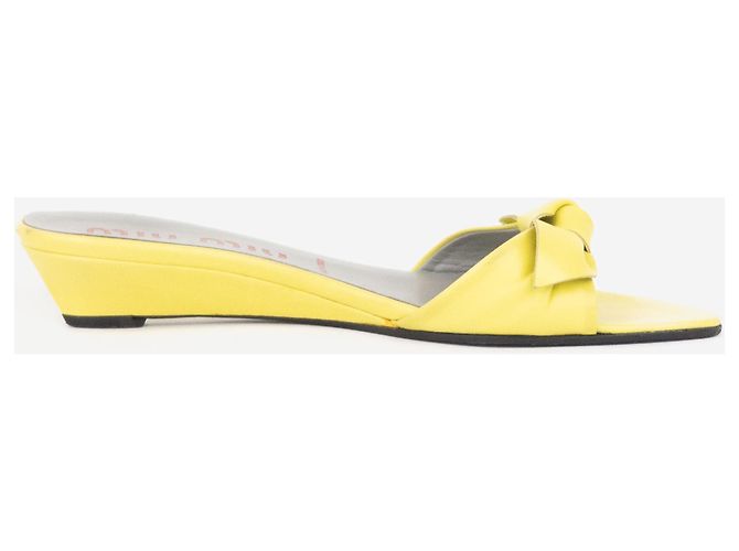 Sandálias de salto plataforma Miu Miu 2000s Bow Wedge Mule Heels Amarelo - vista 4
