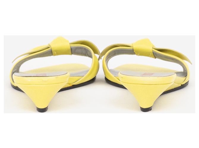Sandálias de salto plataforma Miu Miu 2000s Bow Wedge Mule Heels Amarelo - vista 6