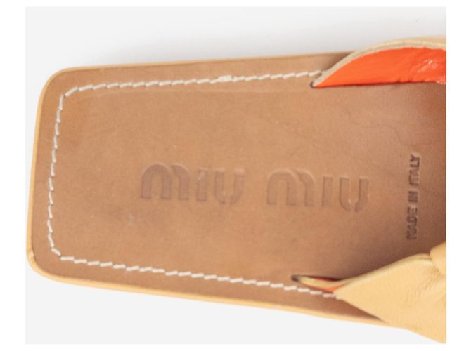 Sandali Miu Miu 2000s Angular Ribbon Slides Beige - vista 8