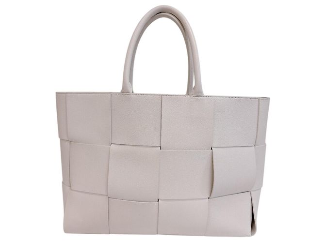 Bolsa de Ombro Bottega Veneta Arco Maxi Intrecciato Branco - vista 2