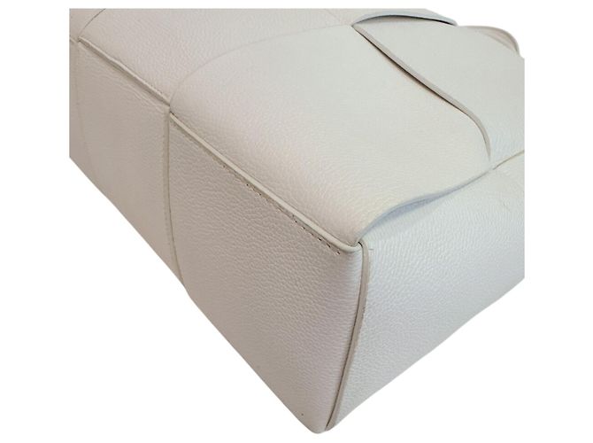 Bolsa de Ombro Bottega Veneta Arco Maxi Intrecciato Branco - vista 5
