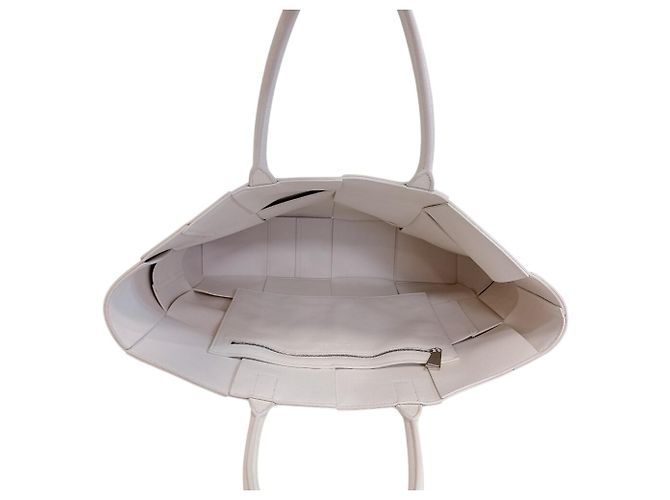 Bolsa de Ombro Bottega Veneta Arco Maxi Intrecciato Branco - vista 6