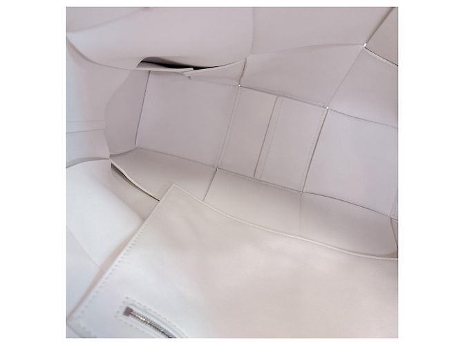 Bolsa de Ombro Bottega Veneta Arco Maxi Intrecciato Branco - vista 7