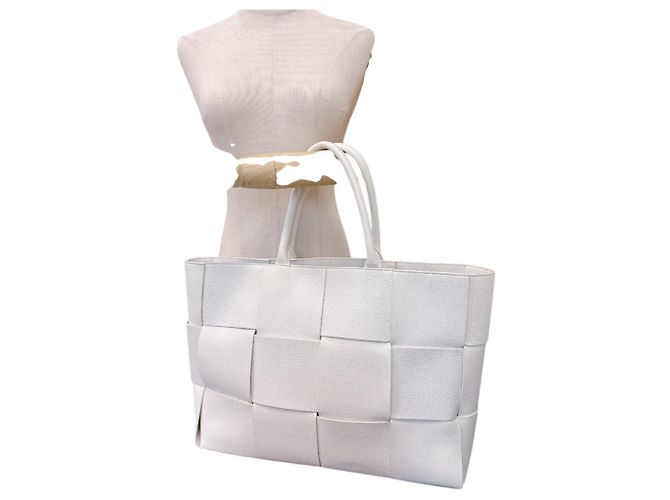 Bolsa de Ombro Bottega Veneta Arco Maxi Intrecciato Branco - vista 9