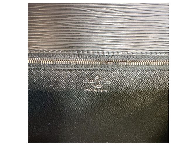 Borsa a tracolla Louis Vuitton M52792 Monceau 28 in pelle Epi Nero - vista 12
