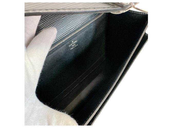 Borsa a tracolla Louis Vuitton M52792 Monceau 28 in pelle Epi Nero - vista 8