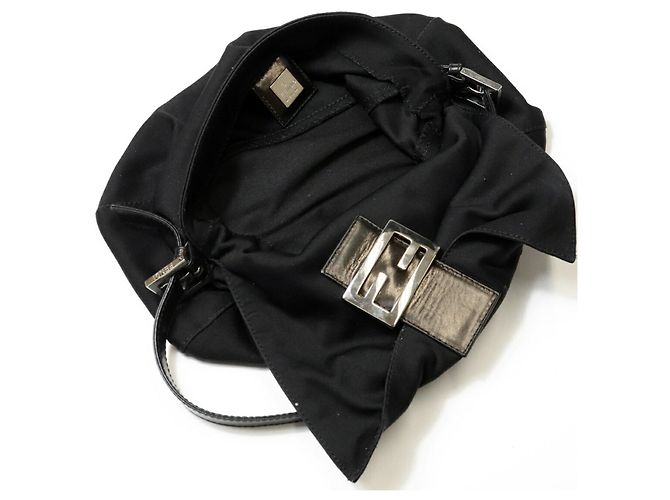 Borsa a Spalla Fendi Mamma Bucket Nero - vista 10