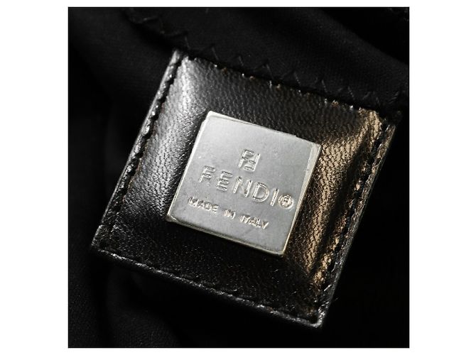 Borsa a Spalla Fendi Mamma Bucket Nero - vista 11