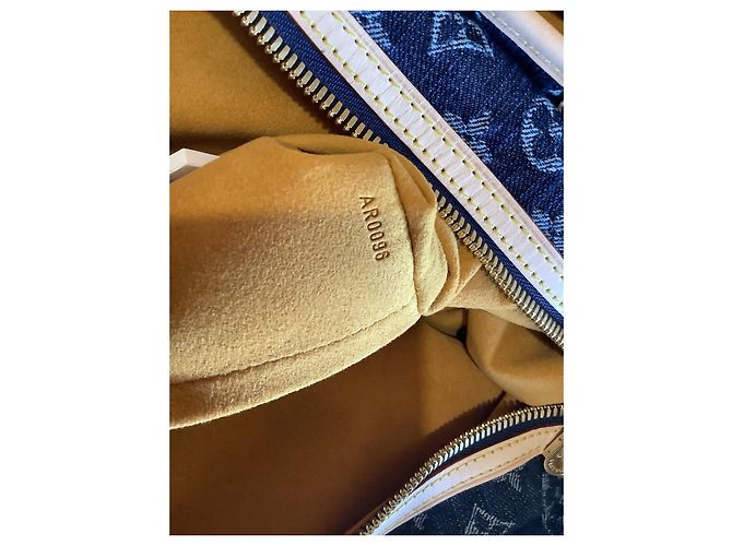 Louis Vuitton Keepall Bandouliere 50 Monogram Denim Blu Beige - vista 10