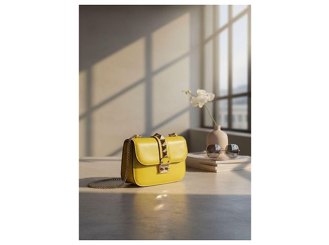 Valentino Garavani Borsa Rockstud Lock Flap - Pelle Giallo Lime - vista 17