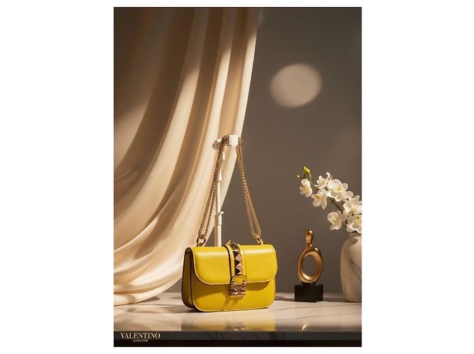 Valentino Garavani Borsa Rockstud Lock Flap - Pelle Giallo Lime - vista 18
