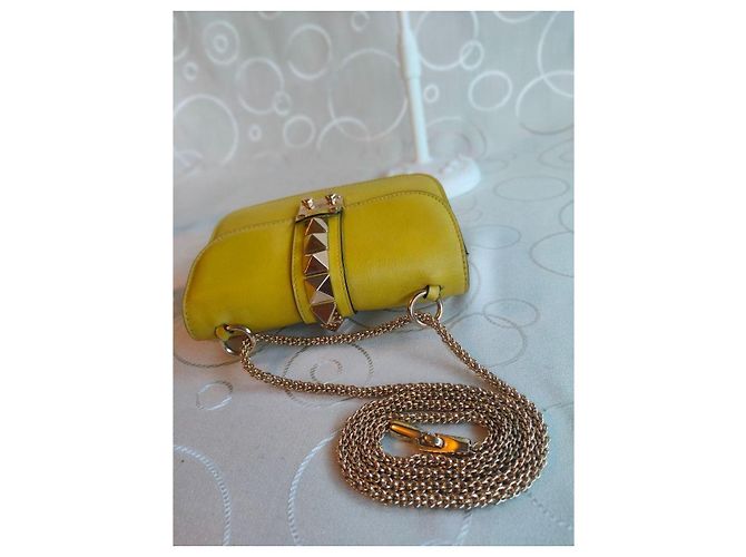 Valentino Garavani Borsa Rockstud Lock Flap - Pelle Giallo Lime - vista 7