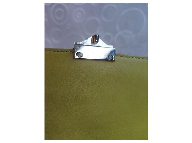 Valentino Garavani Borsa Rockstud Lock Flap - Pelle Giallo Lime - vista 9