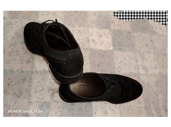 Tod's Brogues in scamosciato nero - vista 2