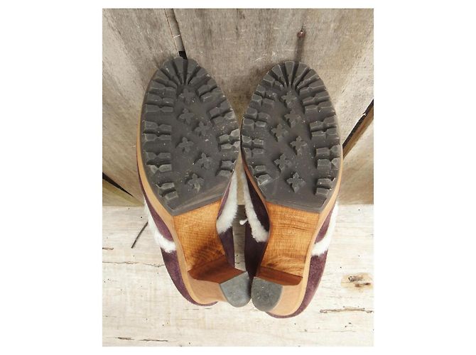 Dolce & Gabbana Botas de Cano Curto com Salto Plataforma em Camurça Ameixa e Pele Roxo escuro - vista 7